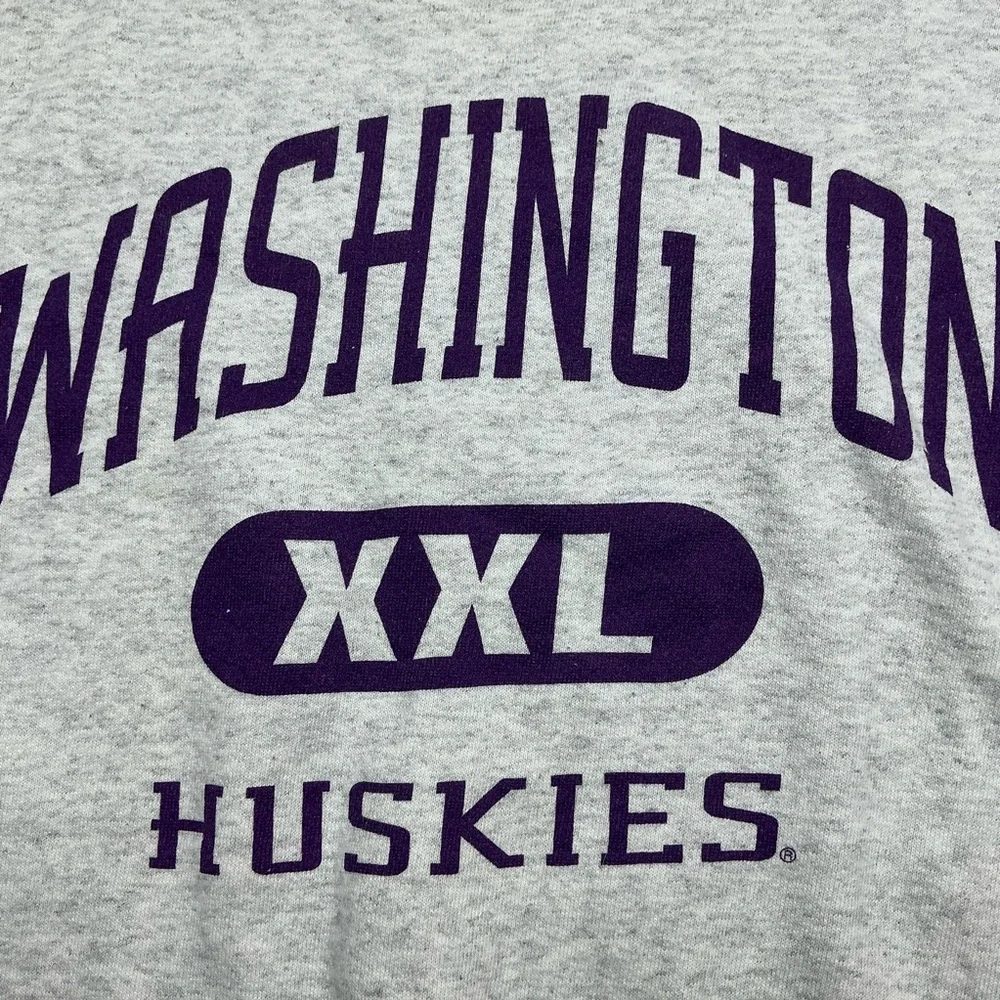 Vintage Washington Huskies 90s gray crewnevck sweatshirt made in USA size Large